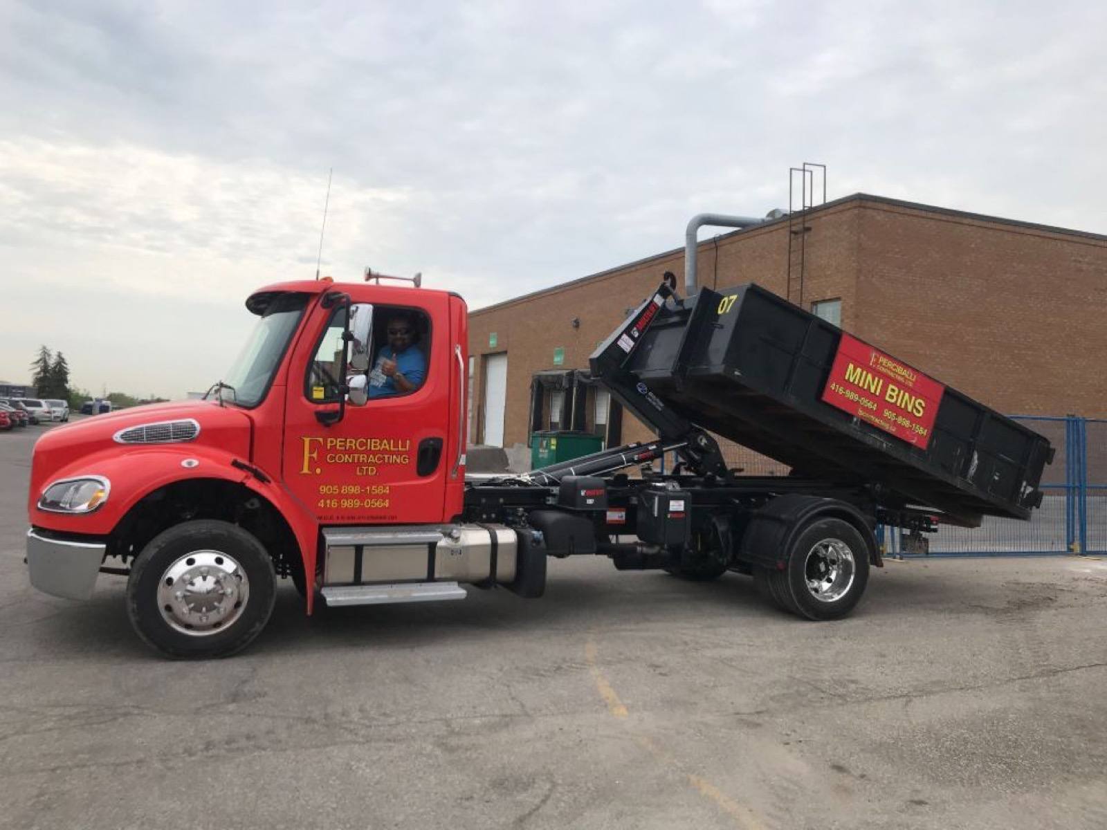 mini bin hydraulic truck